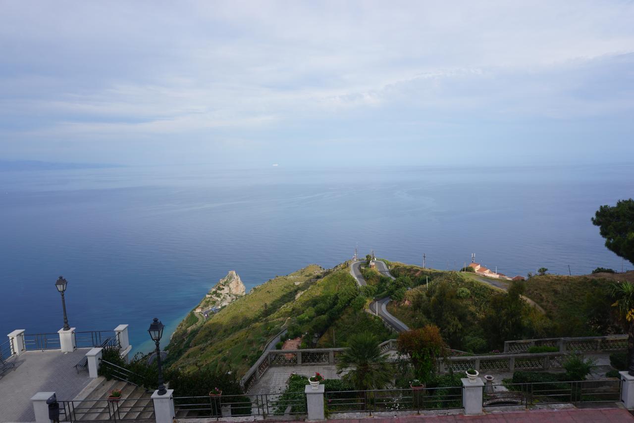 Hotel Villa Souvenir Forza dʼAgro Εξωτερικό φωτογραφία